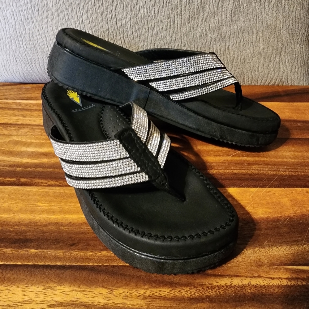 Volatile Women's Size 8 Wedge Sandals